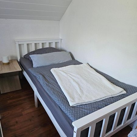 Appartement Zur Langen Heide à Hildburghausen Extérieur photo